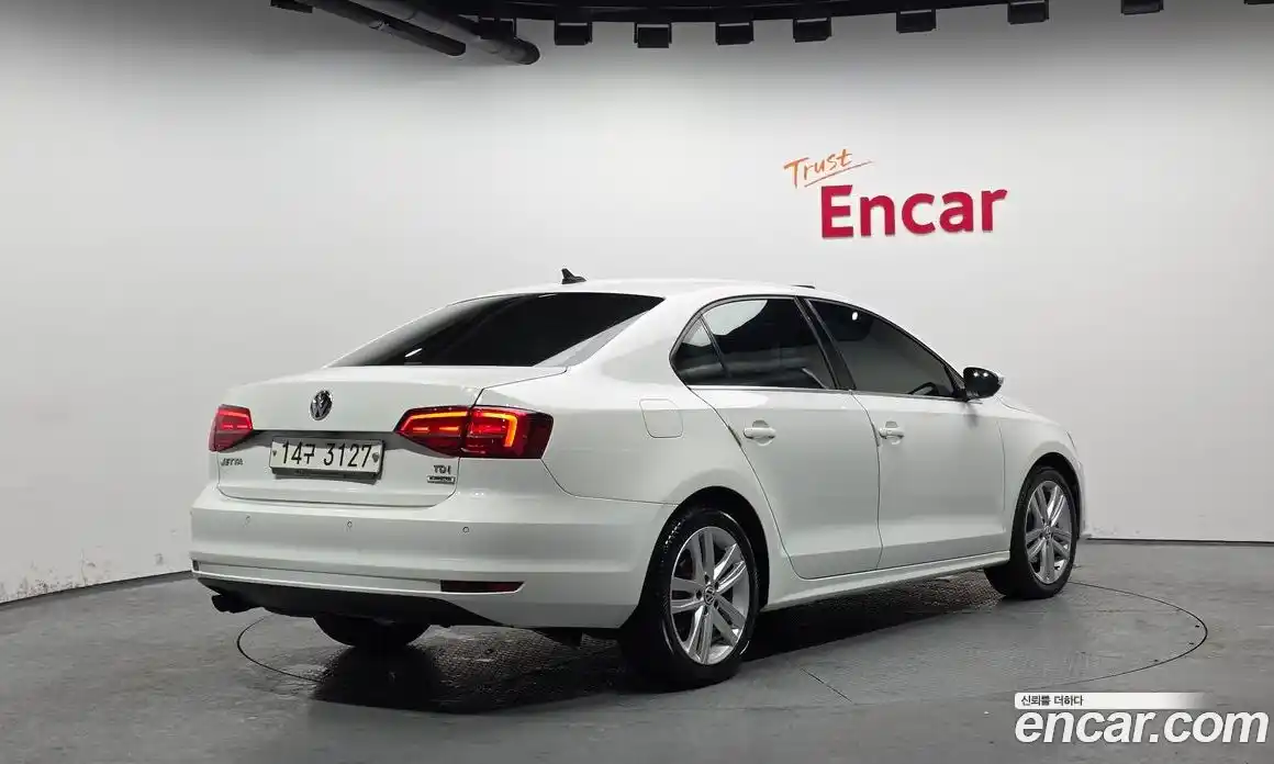 Volkswagen Jetta 2015 2.0 Автомат в Москве № 199259, фото 5