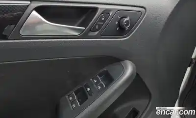 Volkswagen Jetta 2015 2.0 Автомат в Москве № 199259, миниатюра 10