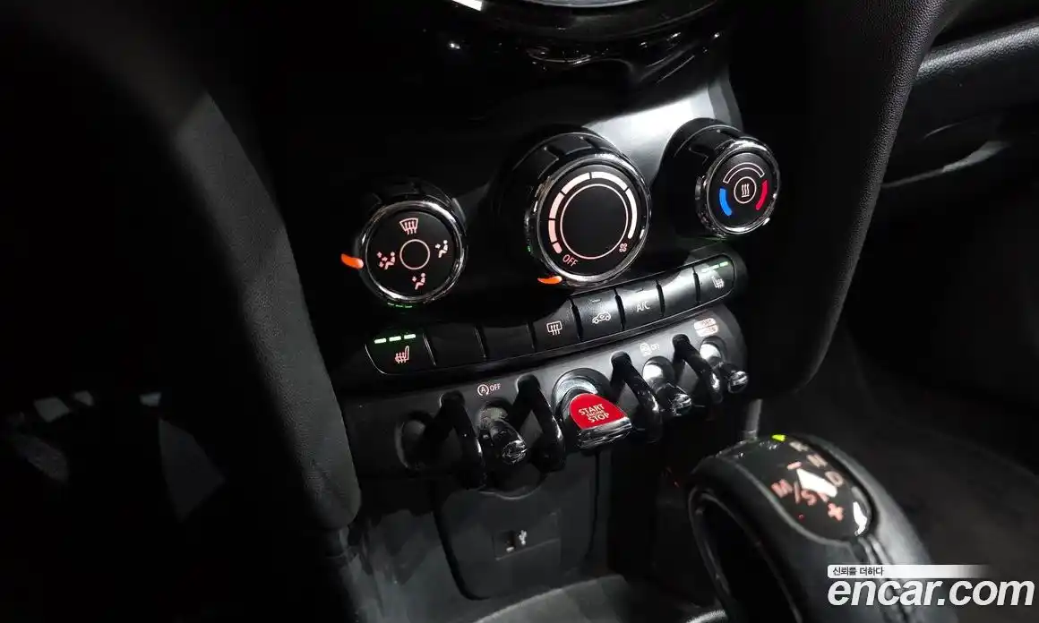 Mini Cooper 2019 1.5 Автомат в Москве № 209609, фото 17