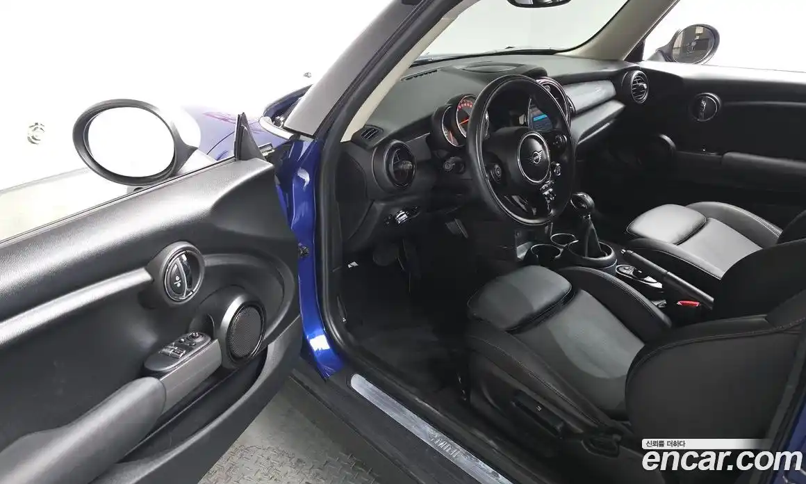 Mini Cooper 2019 1.5 Автомат в Москве № 209609, фото 20