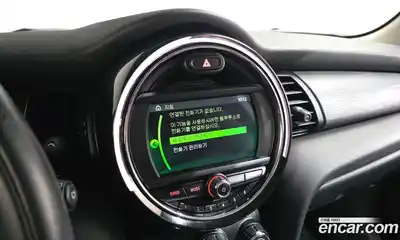 Mini Cooper 2019 1.5 Автомат в Москве № 209609, миниатюра 3