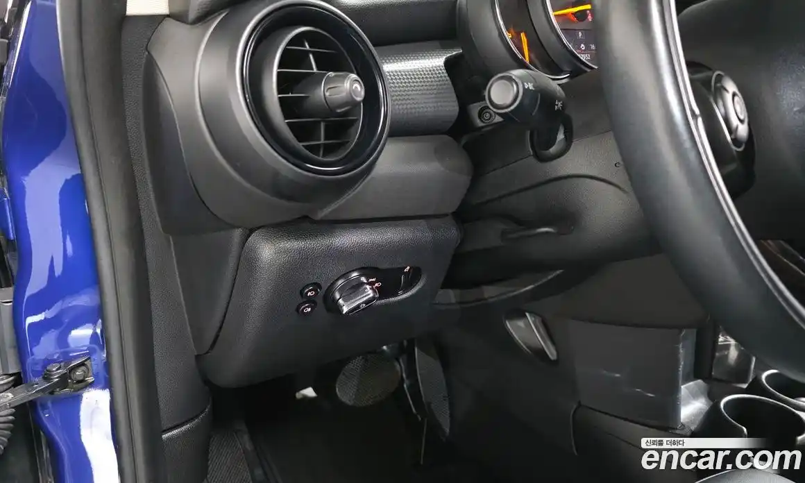 Mini Cooper 2019 1.5 Автомат в Москве № 209609, фото 6