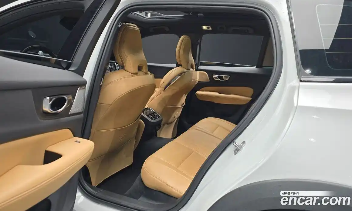 Volvo V60 2021 2.0 Автомат в Москве № 212907, фото 12