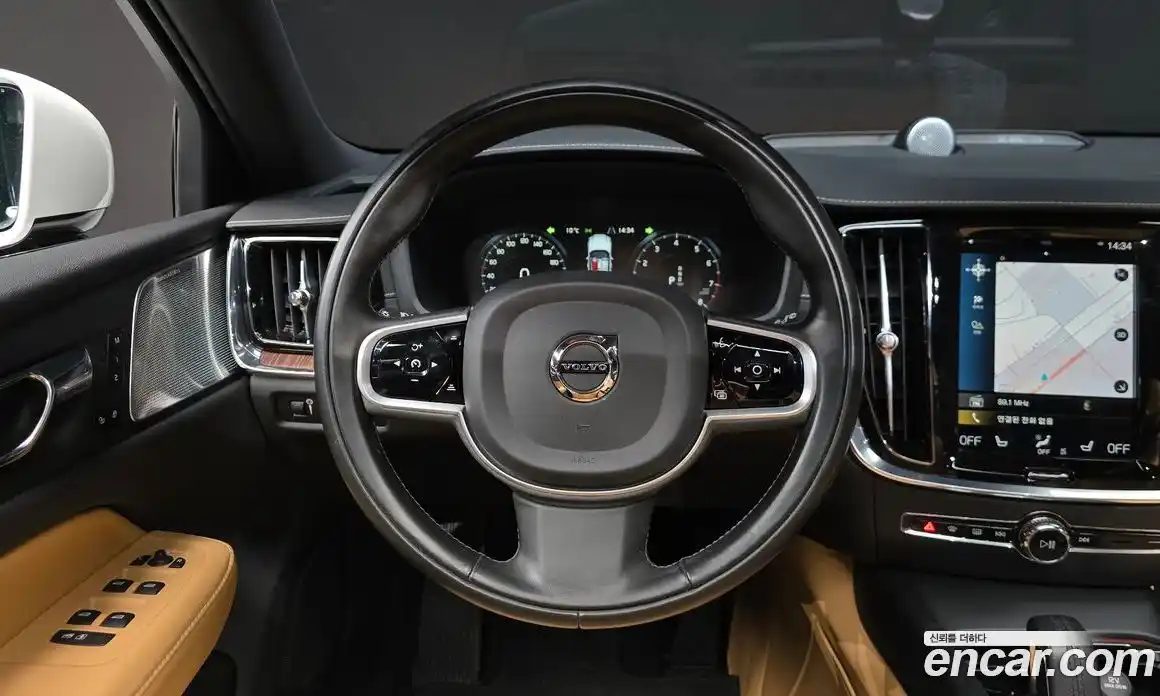 Volvo V60 2021 2.0 Автомат в Москве № 212907, фото 13