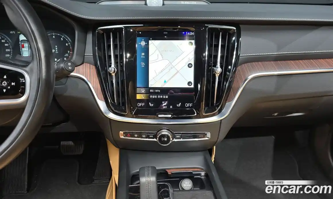 Volvo V60 2021 2.0 Автомат в Москве № 212907, фото 15