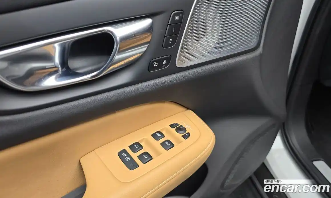 Volvo V60 2021 2.0 Автомат в Москве № 212907, фото 17