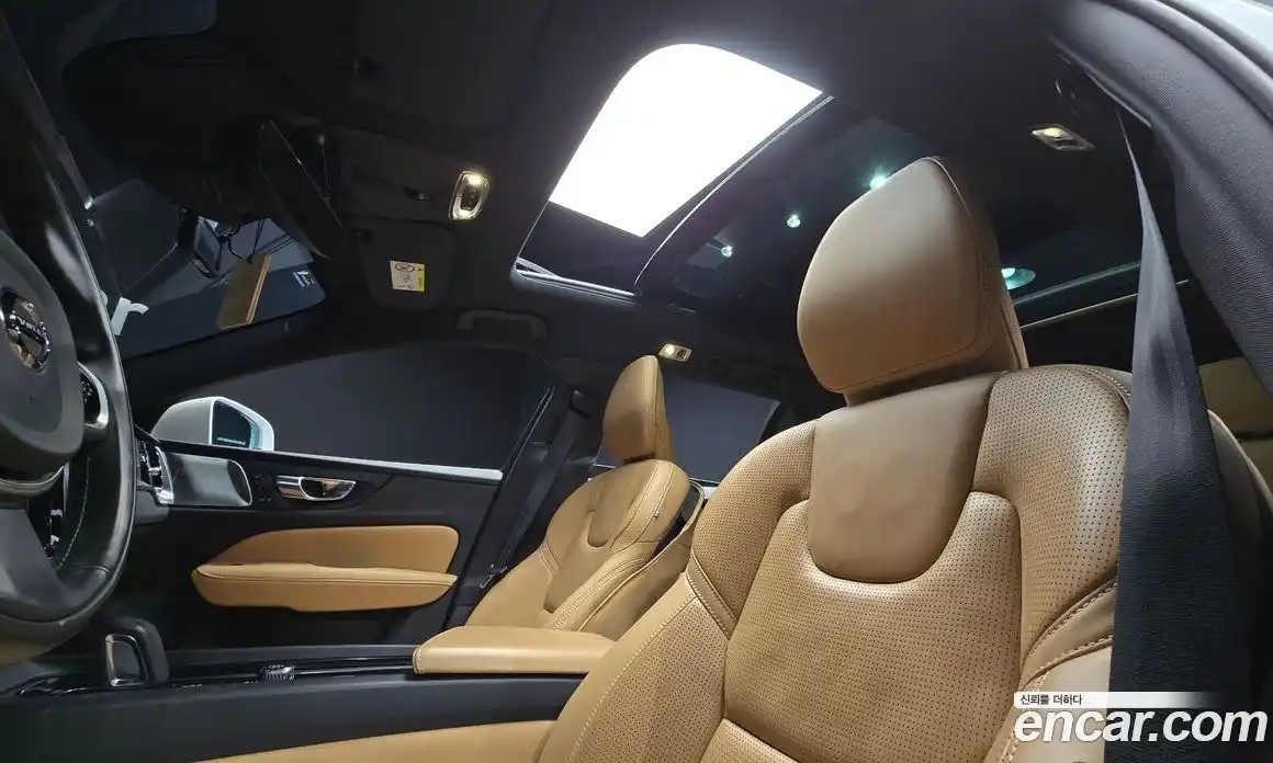 Volvo V60 2021 2.0 Автомат в Москве № 212907, фото 19