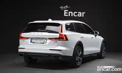 Volvo V60 2021 2.0 Автомат в Москве № 212907, миниатюра 2
