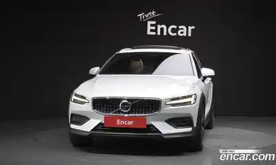 Volvo V60 2021 2.0 Автомат в Москве № 212907, миниатюра 3