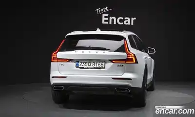 Volvo V60 2021 2.0 Автомат в Москве № 212907, миниатюра 4