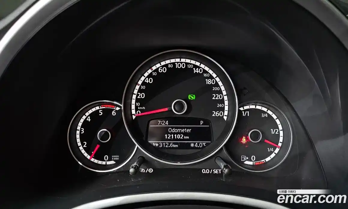 Volkswagen Beatle 2014 2.0 Автомат в Москве № 213167, фото 13