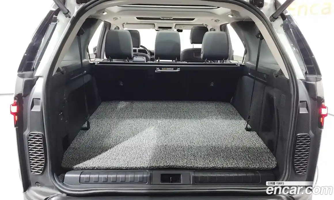 Land Rover Discovery 2023 3.0 Автомат в Москве № 213330, фото 20