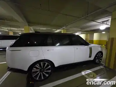 Land Rover Range-Rover 2024 4.4 Автомат в Москве № 213896, миниатюра 3