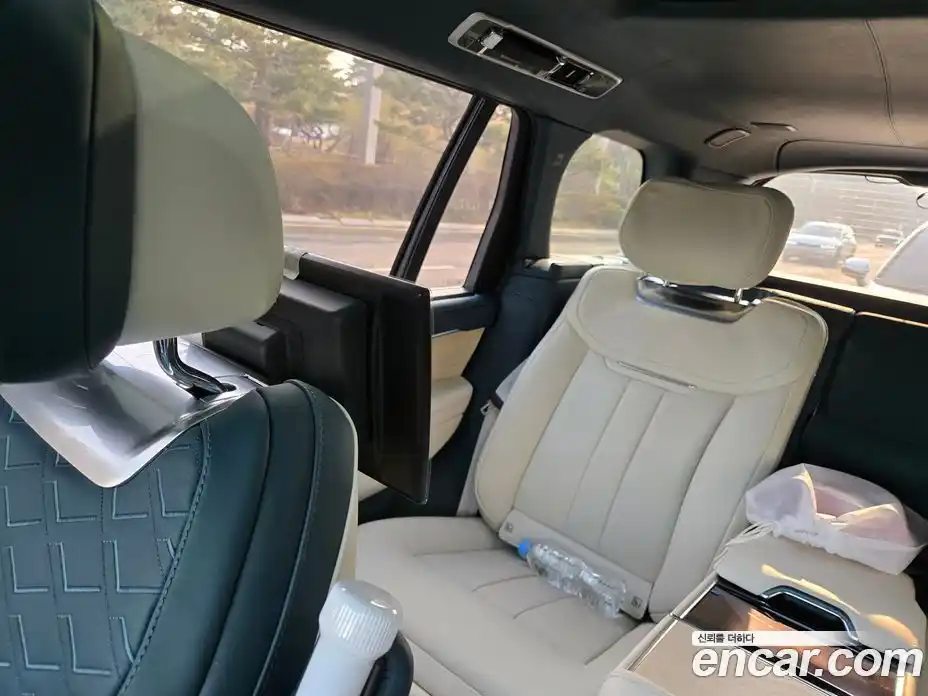 Land Rover Range-Rover 2024 4.4 Автомат в Москве № 213896, фото 7