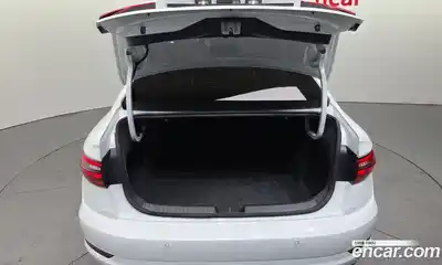 Volkswagen Jetta 2021 1.4 Автомат в Москве № 215033, миниатюра 3