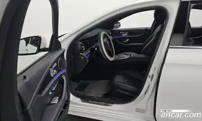 Mercedes-Benz E-Class 2023 2.0 Автомат в Москве № 218807, миниатюра 11