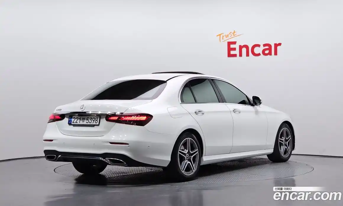 Mercedes-Benz E-Class 2023 2.0 Автомат в Москве № 218807, фото 12