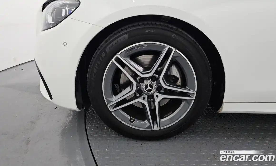 Mercedes-Benz E-Class 2023 2.0 Автомат в Москве № 218807, фото 8