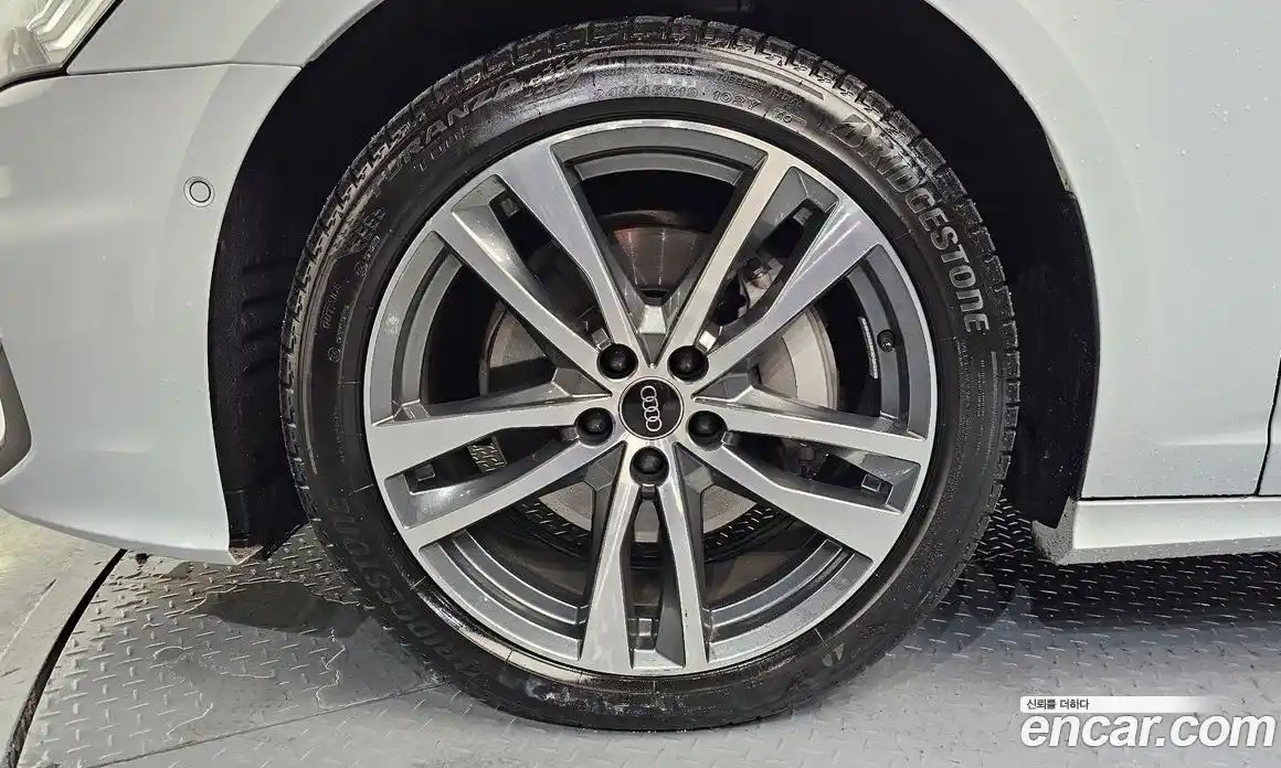 Audi A6 2023 2.0 Автомат в Москве № 220656, фото 2