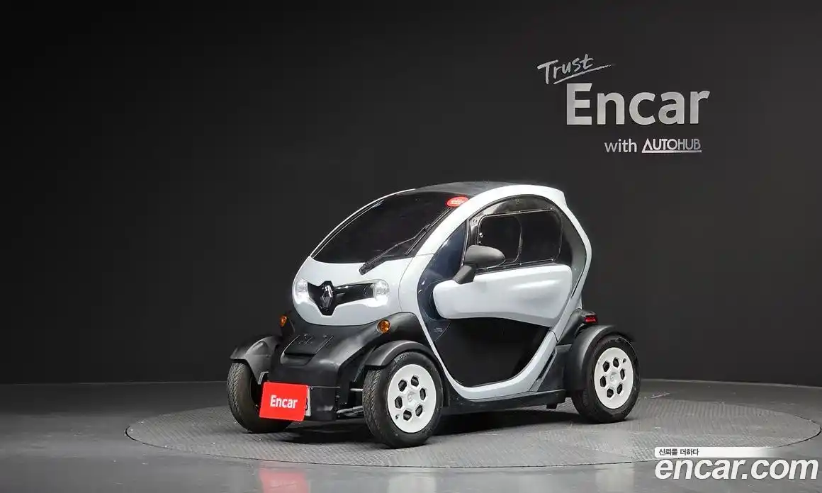 Renault Twizy 2019 0.1 Автомат в Москве № 220948, фото 5