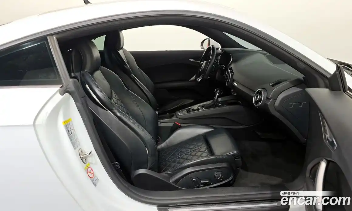 Audi TT 2016 2.0 Автомат в Москве № 228225, фото 4