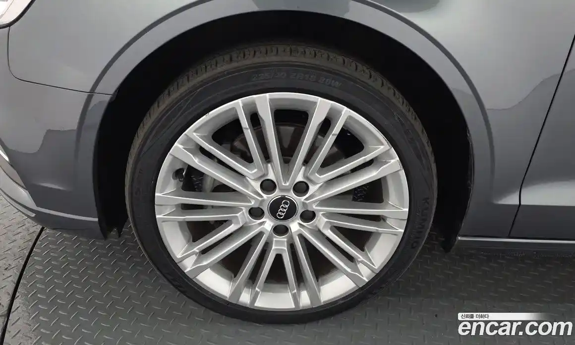 Audi A3 2018 2.0 Автомат в Москве № 229768, фото 11