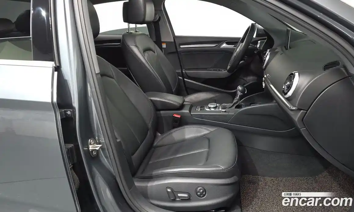 Audi A3 2018 2.0 Автомат в Москве № 229768, фото 15