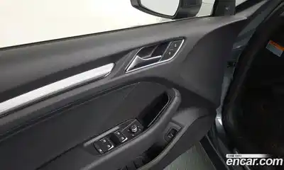 Audi A3 2018 2.0 Автомат в Москве № 229768, миниатюра 6