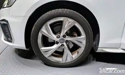 Audi A4 2020 2.0 Автомат в Москве № 230146, миниатюра 3