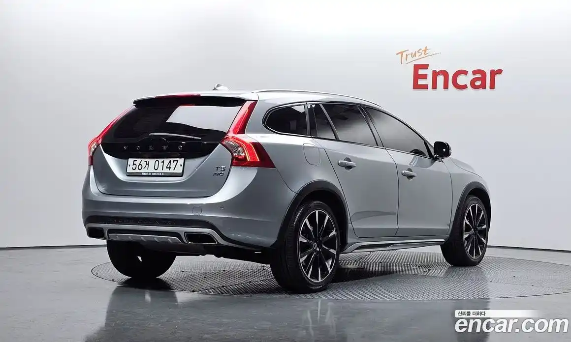 Volvo V60 2016 2.5 Автомат в Москве № 230598, фото 11