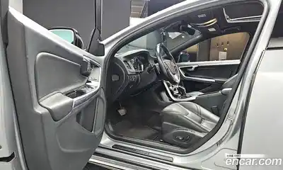 Volvo V60 2016 2.5 Автомат в Москве № 230598, миниатюра 2