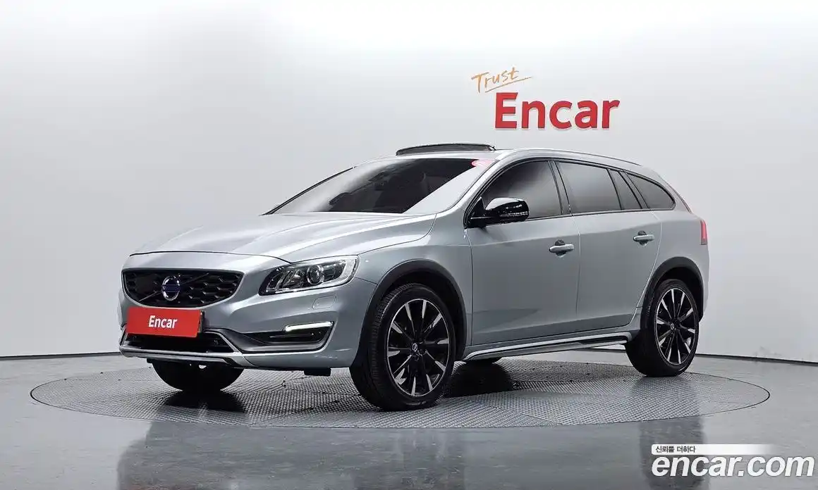 Volvo V60 2016 2.5 Автомат в Москве № 230598, фото 3