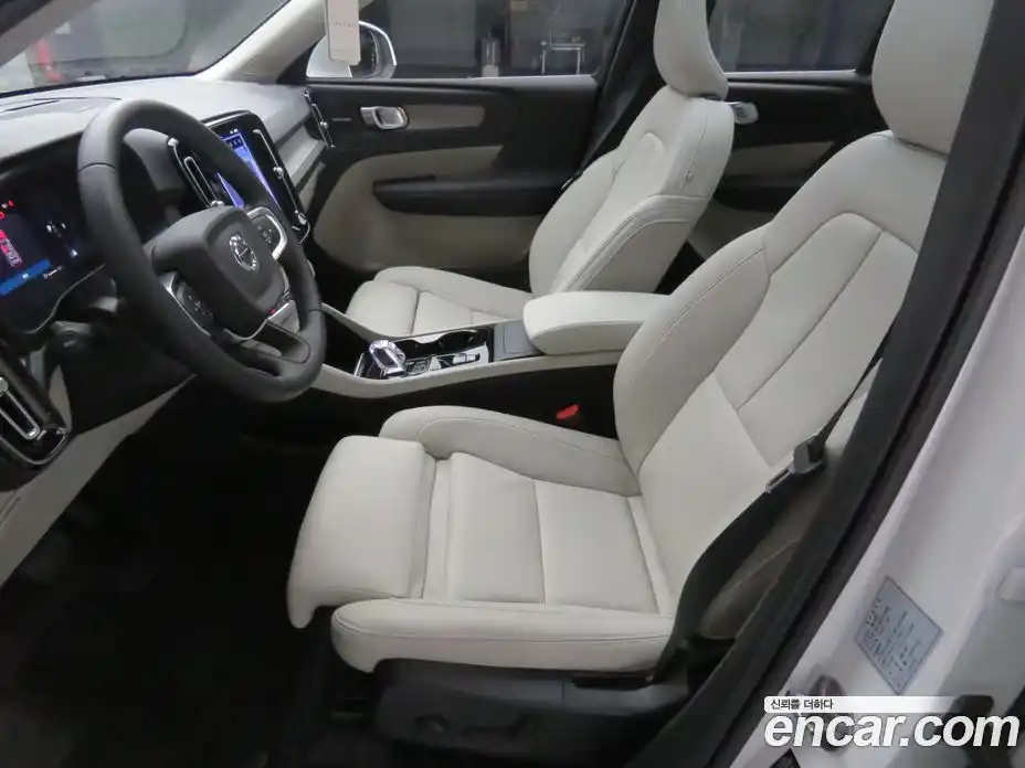 Volvo XC40 2025 2.0 Автомат в Москве № 230698, фото 8