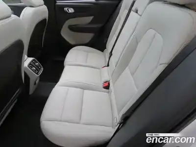 Volvo XC40 2025 2.0 Автомат в Москве № 230698, миниатюра 9