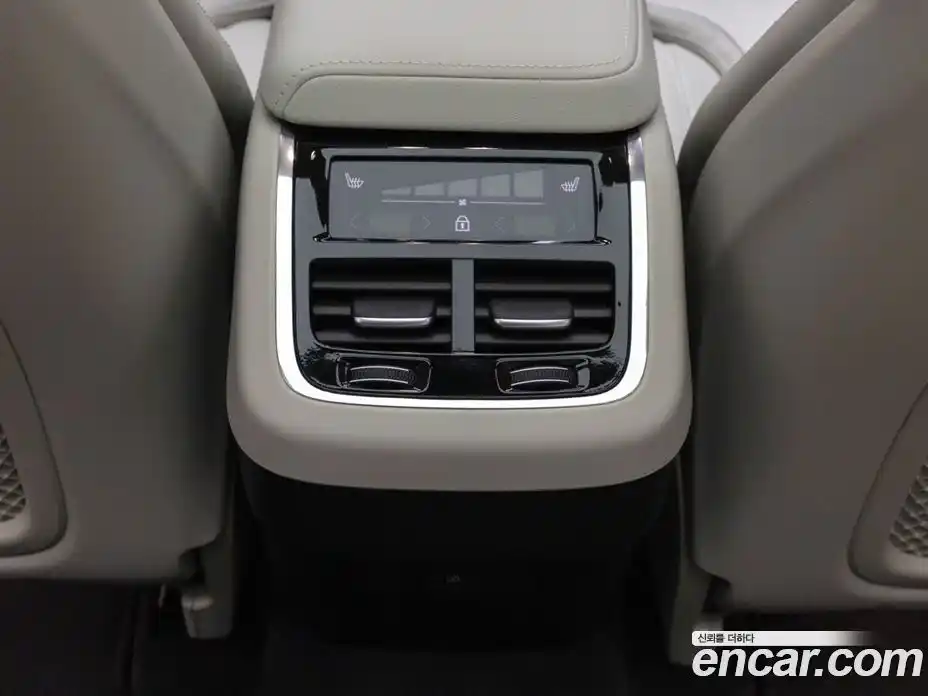 Volvo XC60 2026 2.0 Автомат в Москве № 230742, фото 16