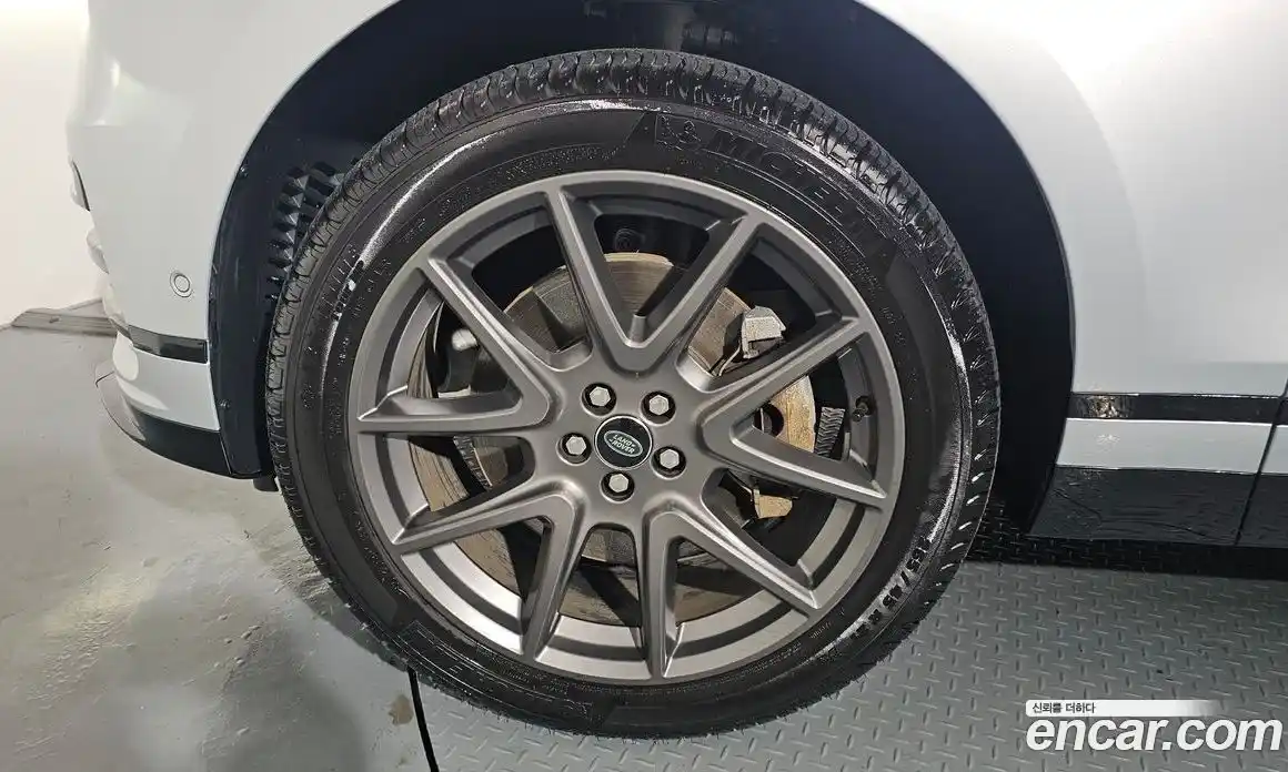 Land Rover Range-Rover Velar 2025 3.0 Автомат в Москве № 231181, фото 11