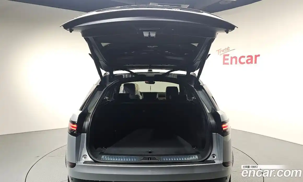 Land Rover Range-Rover Velar 2025 3.0 Автомат в Москве № 231181, фото 13