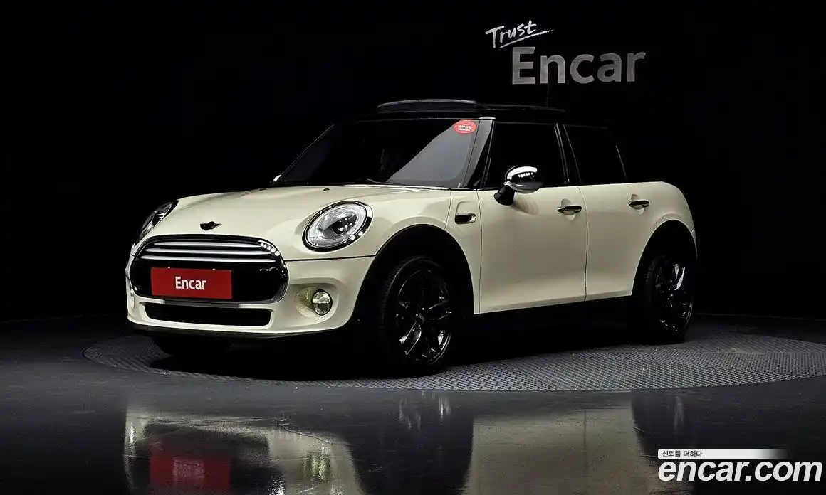 Mini Cooper 2015 1.5 Автомат в Москве № 231432, фото 15