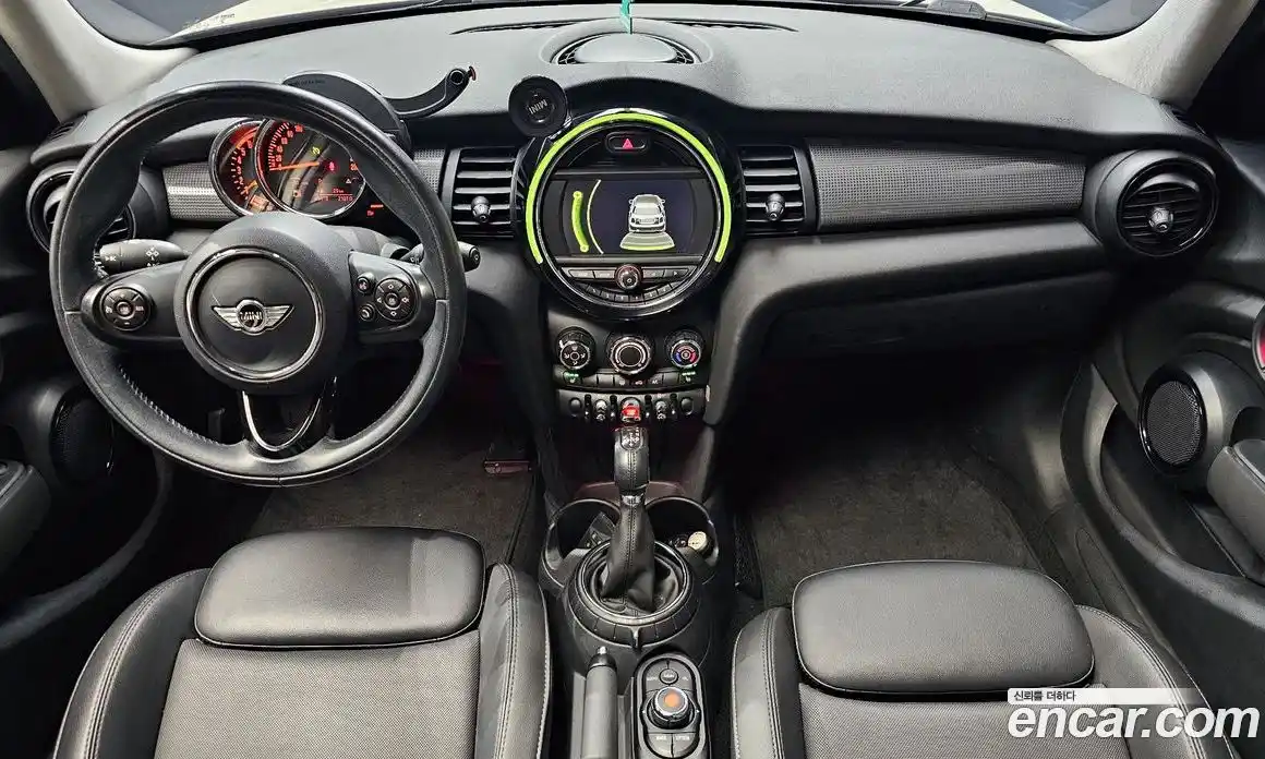 Mini Cooper 2015 1.5 Автомат в Москве № 231432, фото 2