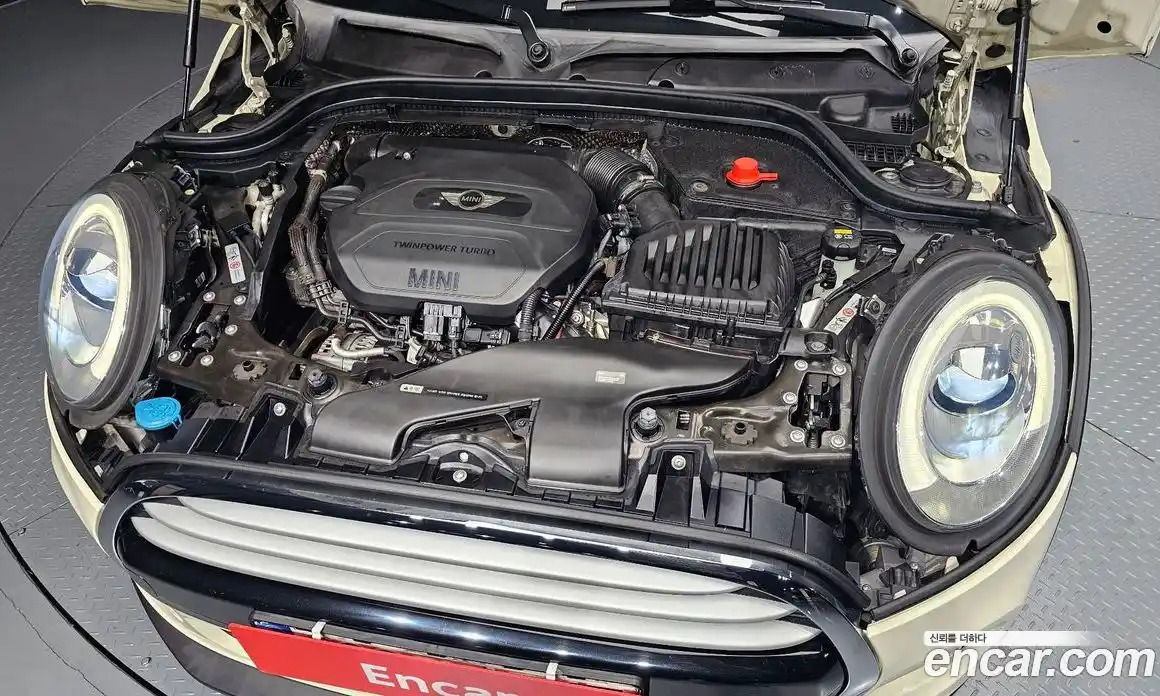 Mini Cooper 2015 1.5 Автомат в Москве № 231432, фото 4