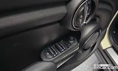 Mini Cooper 2015 1.5 Автомат в Москве № 231432, миниатюра 9