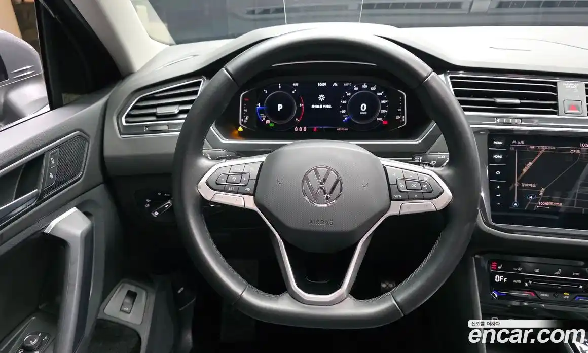 Volkswagen Tiguan 2023 2.0 Автомат в Москве № 232107, фото 17