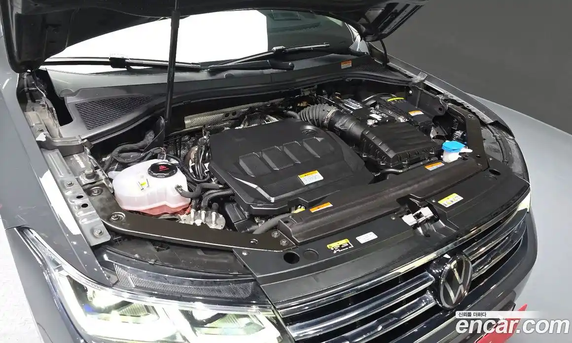 Volkswagen Tiguan 2023 2.0 Автомат в Москве № 232107, фото 5