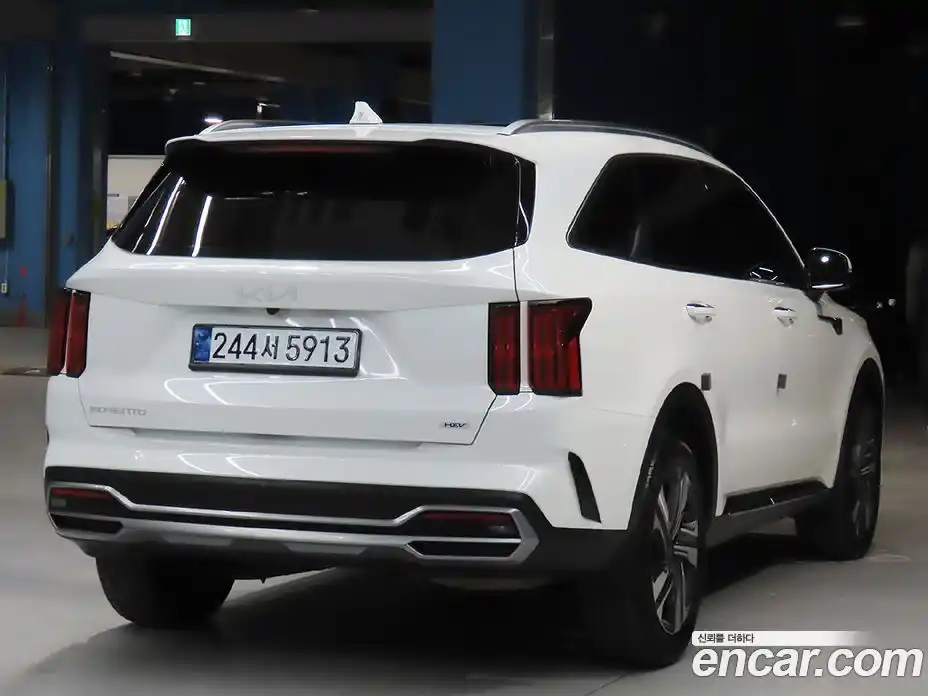 Kia Sorento 2023 1.6 Автомат в Москве № 249938, фото 4