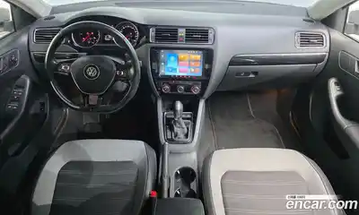 Volkswagen Jetta 2015 2.0 Автомат в Москве № 254811, миниатюра 3