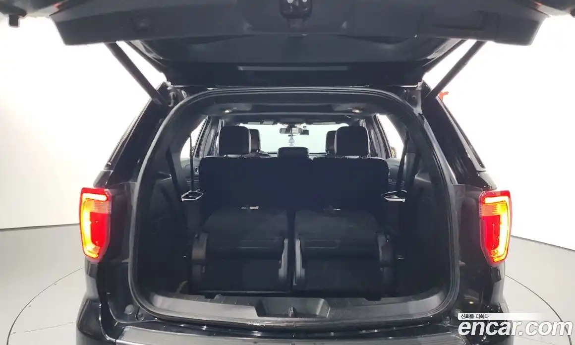 Ford Explorer 2018 2.3 Автомат в Москве № 255601, фото 13