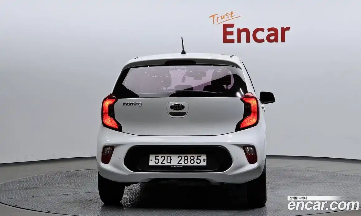 Kia Morning 2018 1.0 Автомат в Москве № 257564, фото 3