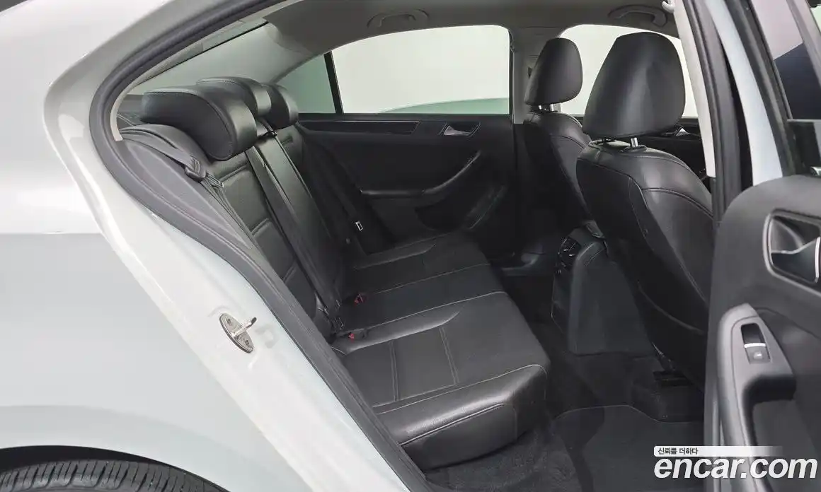 Volkswagen Jetta 2015 2.0 Автомат в Москве № 277545, фото 12