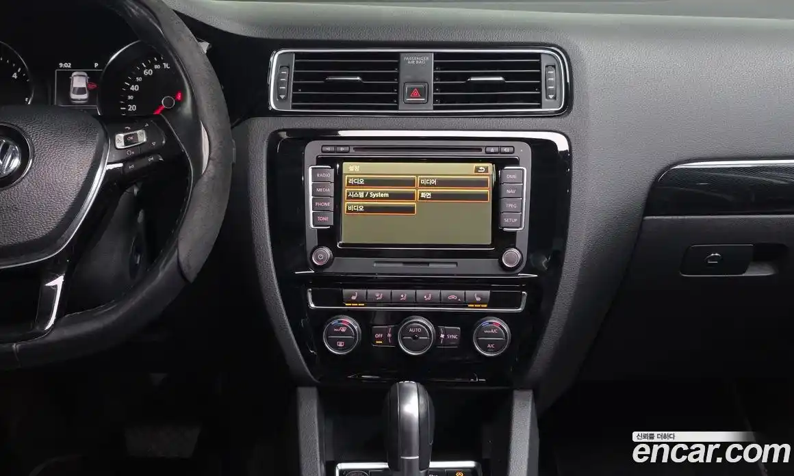 Volkswagen Jetta 2015 2.0 Автомат в Москве № 277545, фото 14