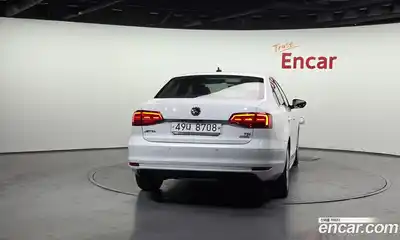 Volkswagen Jetta 2015 2.0 Автомат в Москве № 277545, миниатюра 4